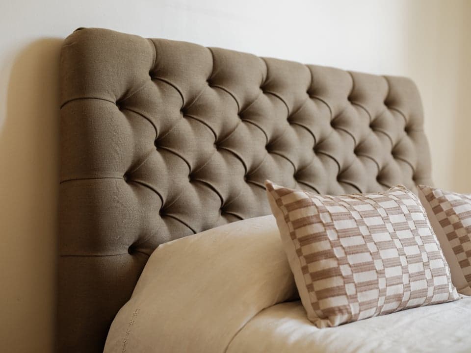 Weymoth 3 Seater Sofa Bed in 100% Linen Rosedale
