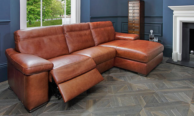 Home Décor: Stylish Italian Leather Sofas