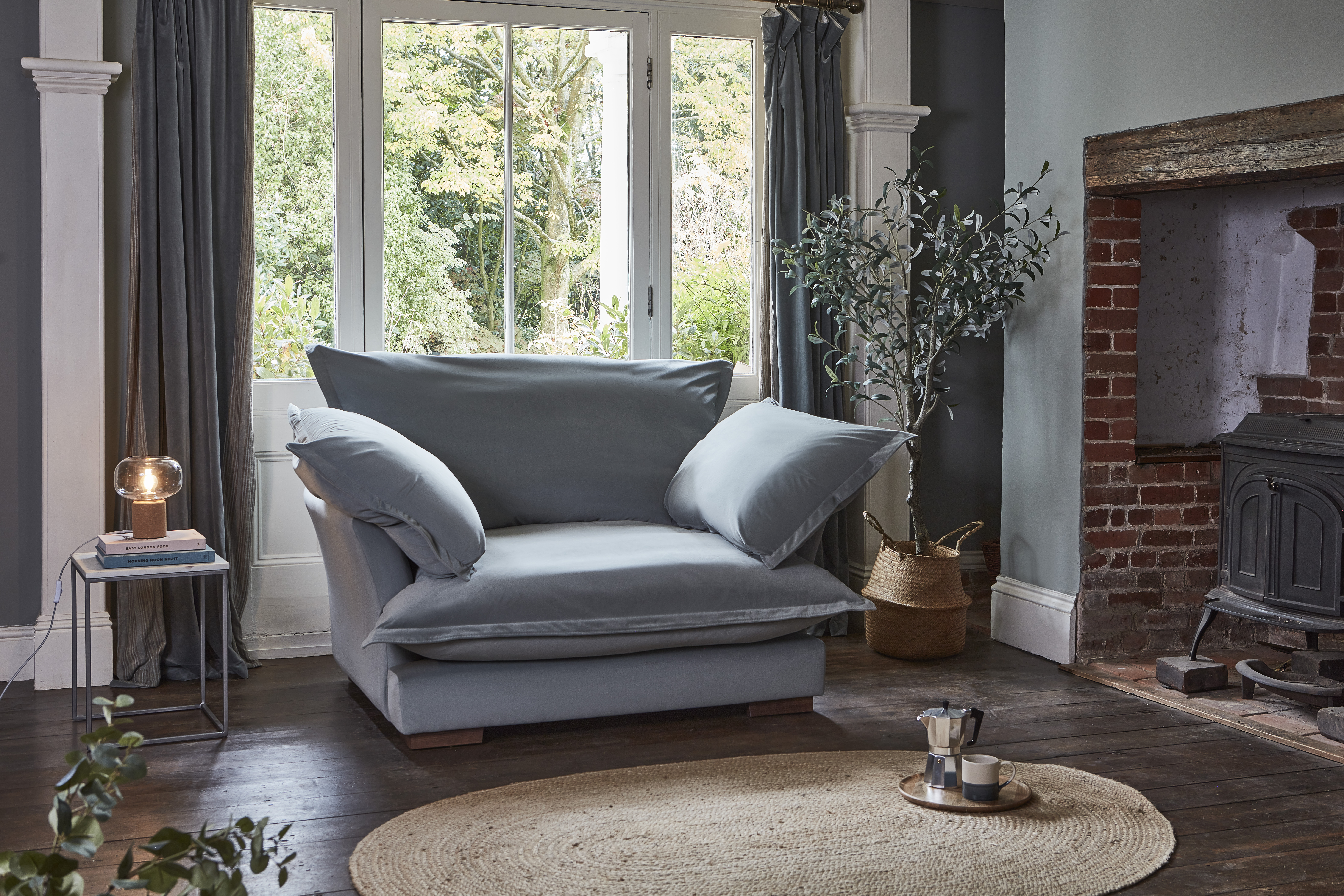 Amersham Loveseat in Easy clean plush velvet airforce